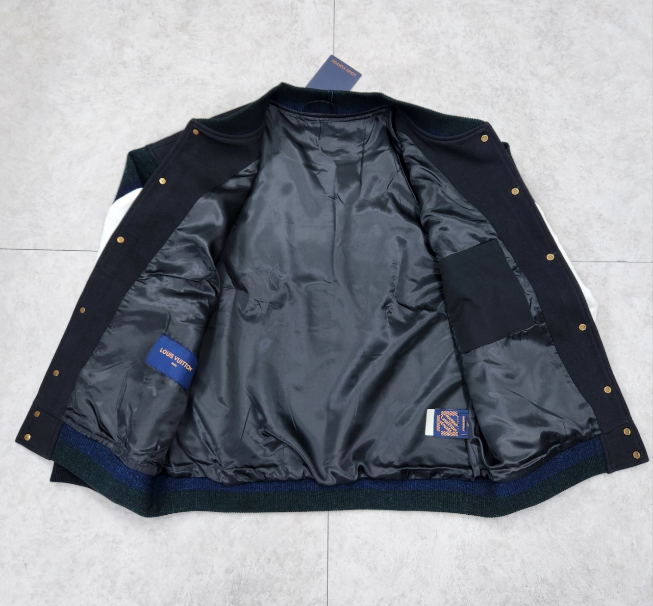 9bad2dab8af48ab17253b3d461e4b8d7_1757659638_099.jpg
