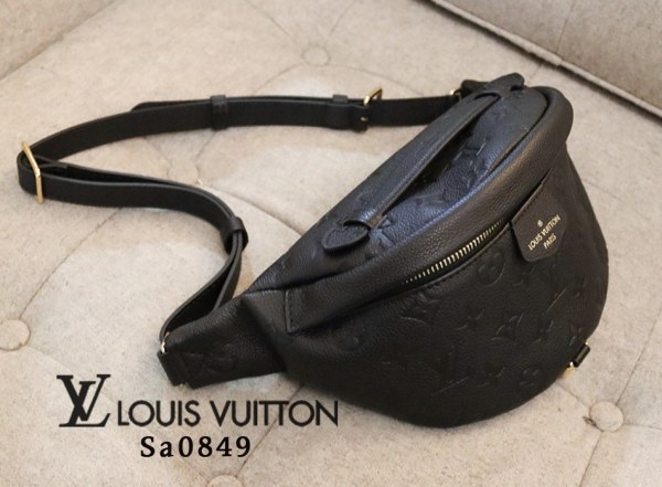 루이비통 [LOUIS VUITTON] LV 디스커버리 쉐도우 가죽 범백 신상 입고