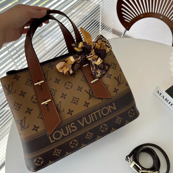 Louis Vuitton LV 모노그램 토트 숄더백