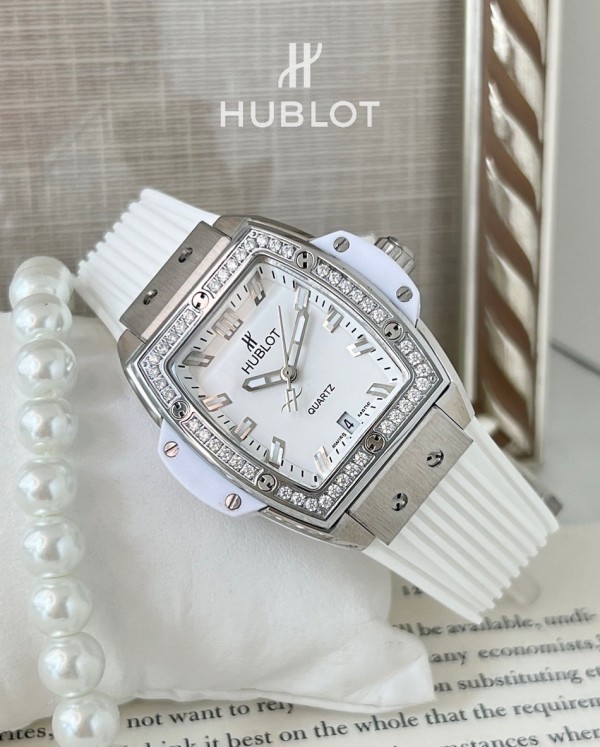 위블로(HUBLOT)TITANIUM WHITE DIAMONDS