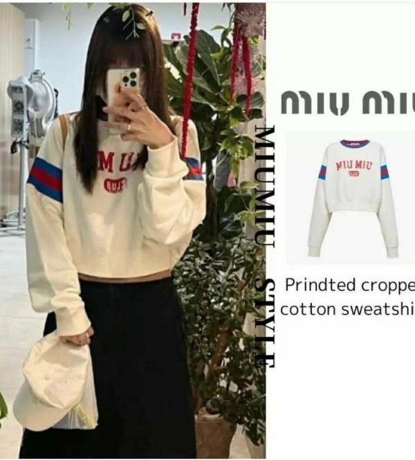 MIU MIU  프린트 크롭 코튼 스웻 셔츠