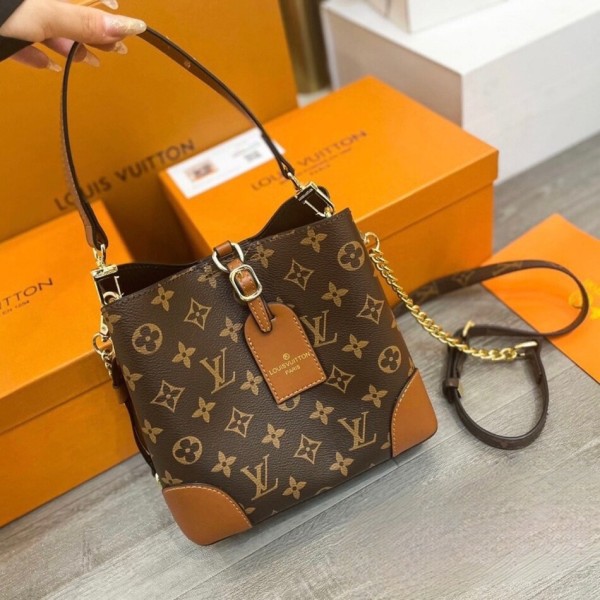 Louis Vuitton  LV 모노그램 버킷백