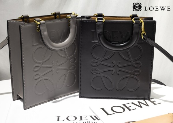 로웨 [LOEWE] 수입프리미엄급 로에베 삭플라 크로스백 스몰 신상