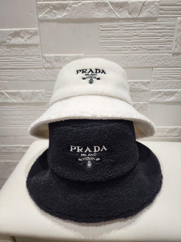 PRADA 남.녀공용 양털벙거지