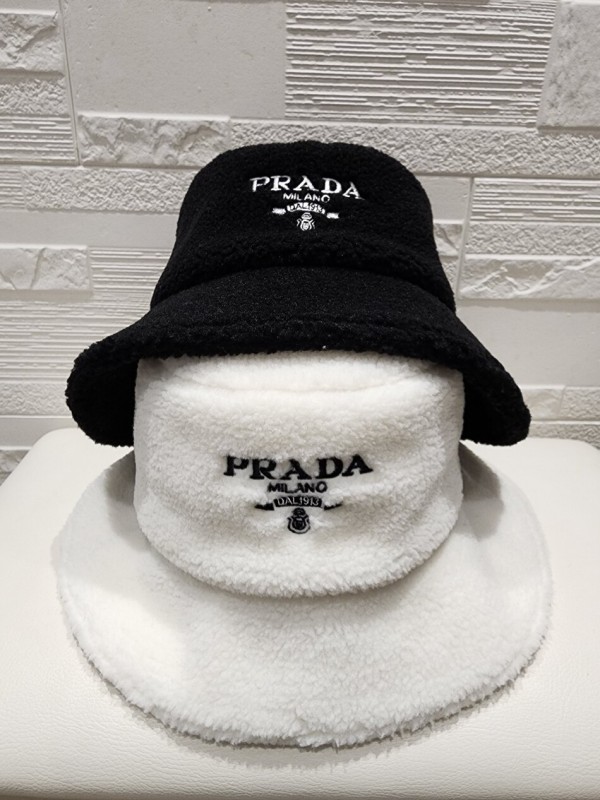 PRADA 남.녀공용 양털벙거지