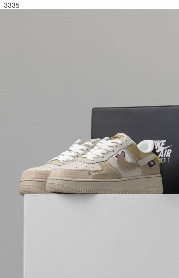 나이키 [Nike] Nike Air Force 1 DX6061-122 해외판