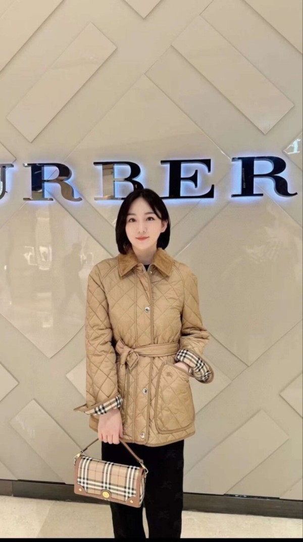 BURBERRY 버버리 퀄팅 다운 여성 패딩