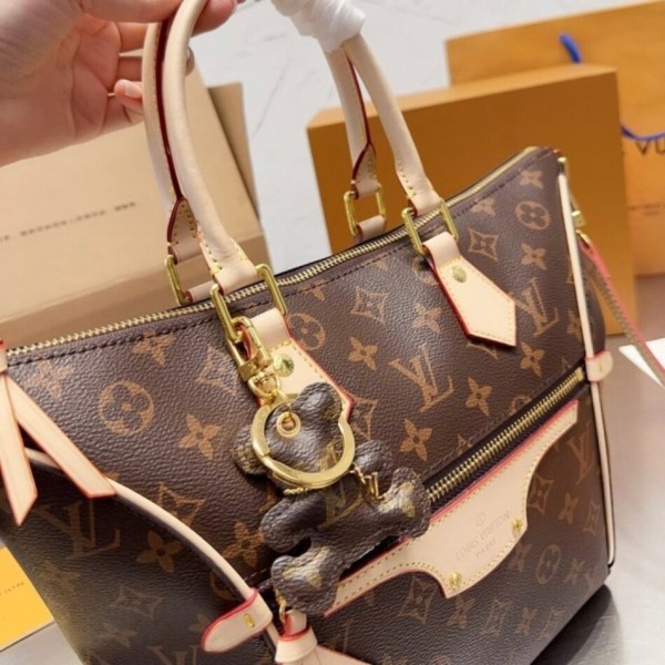 Louis Vuitton  모노그램 뚜루넬 (곰돌이백참)